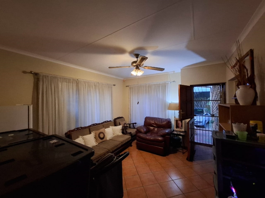 4 Bedroom Property for Sale in Geelhoutpark North West